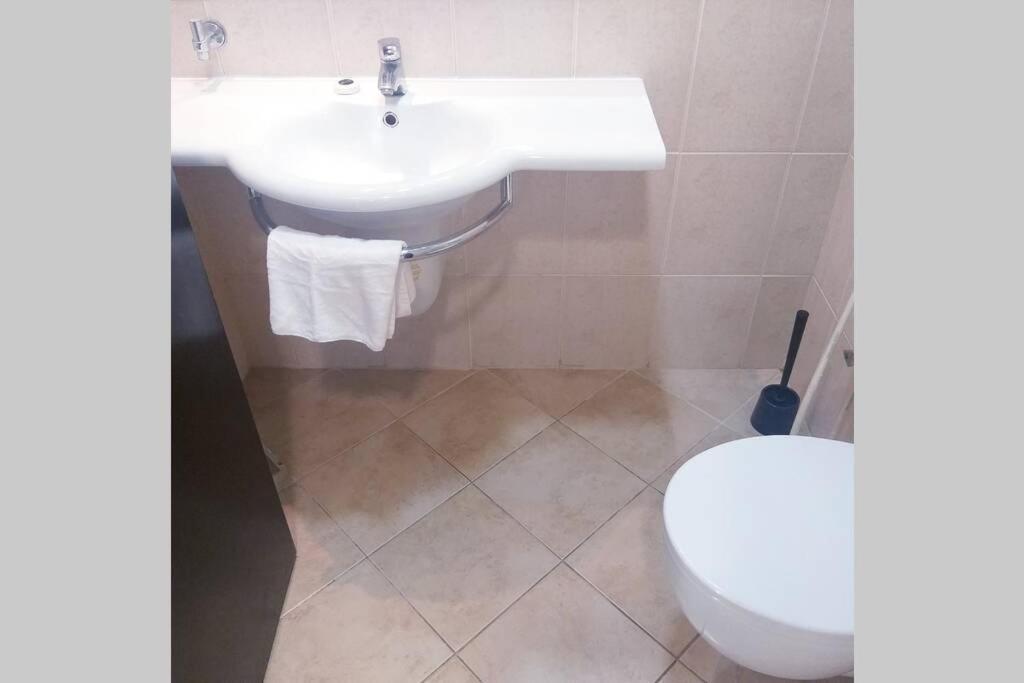 Lovely 1-Bedroom Apartment In The Heart Of Dubai Marina Esterno foto